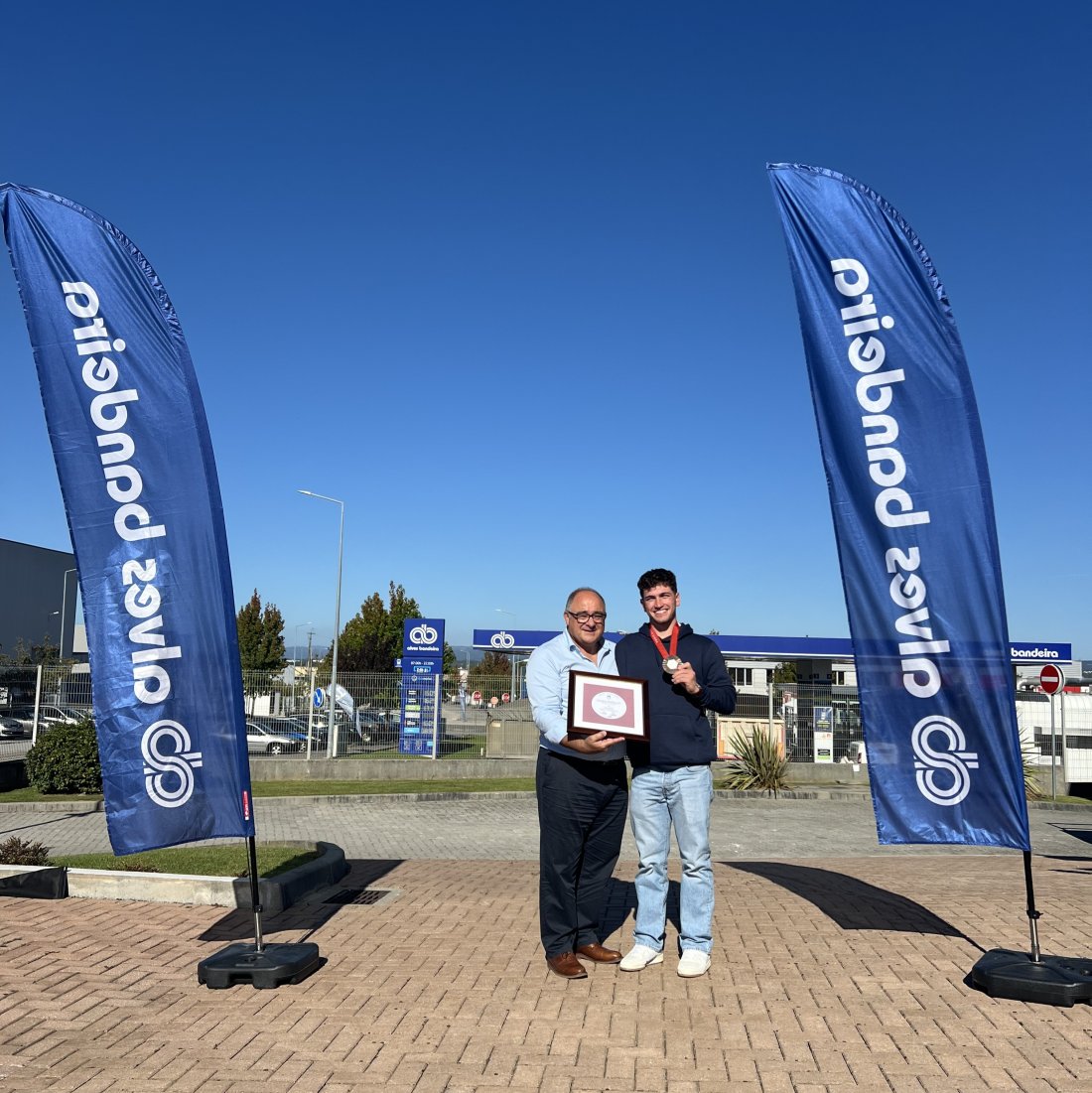 Diogo Cancela partilha medalha de bronze com colaboradores do Grupo Alves Bandeira